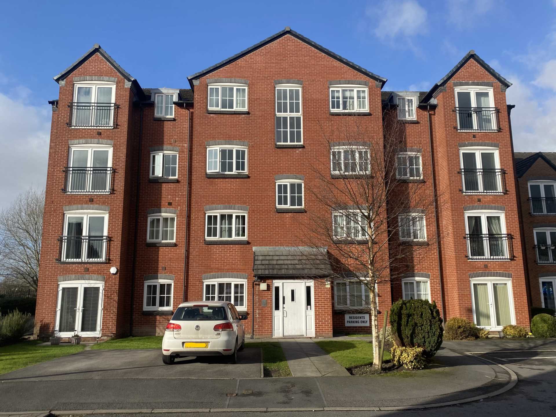 Flat Baldwins Close in Royton