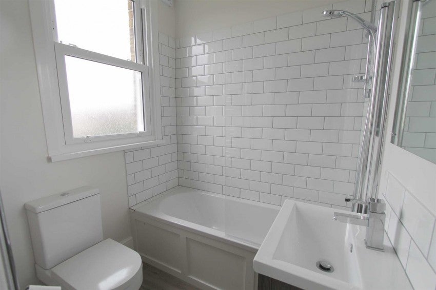 Flat Westmount Road in Greater London
