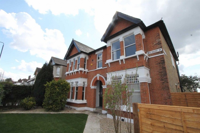 Flat Westmount Road in Greater London