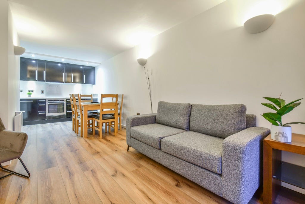 Flat Whitehall Riverside in Leeds
