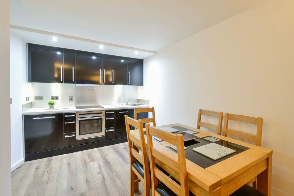 Flat Whitehall Riverside in Leeds