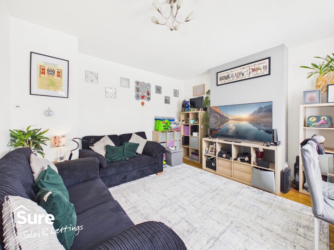 Flat Edward Close in Three Rivers