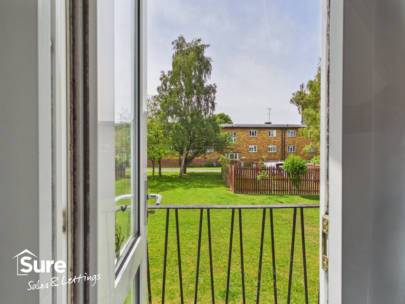 Flat Edward Close in Three Rivers