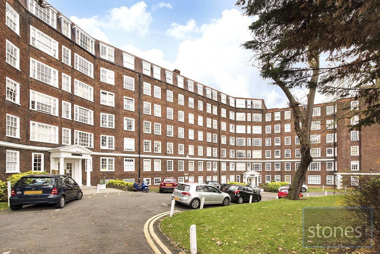 Flat Haverstock Hill in Greater London