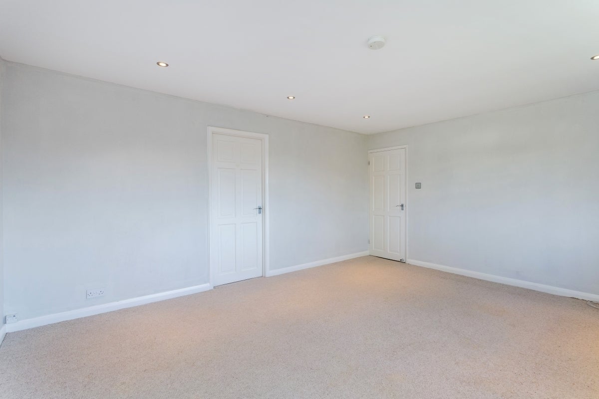 Flat Prince Andrew Close in Maidenhead