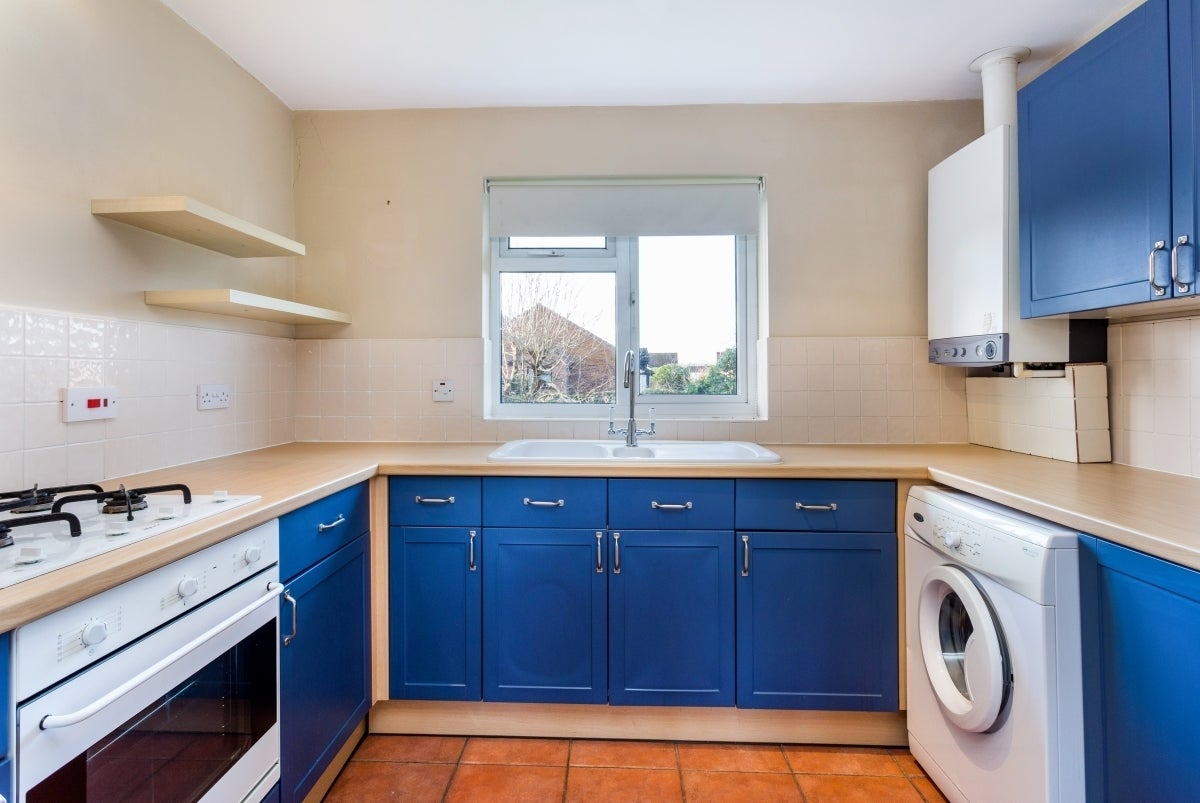 Flat Prince Andrew Close in Maidenhead