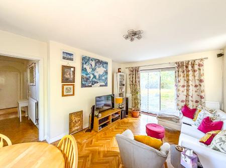 House Pinn Way in Greater London