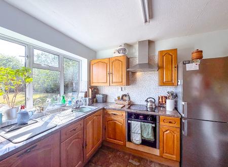 House Pinn Way in Greater London