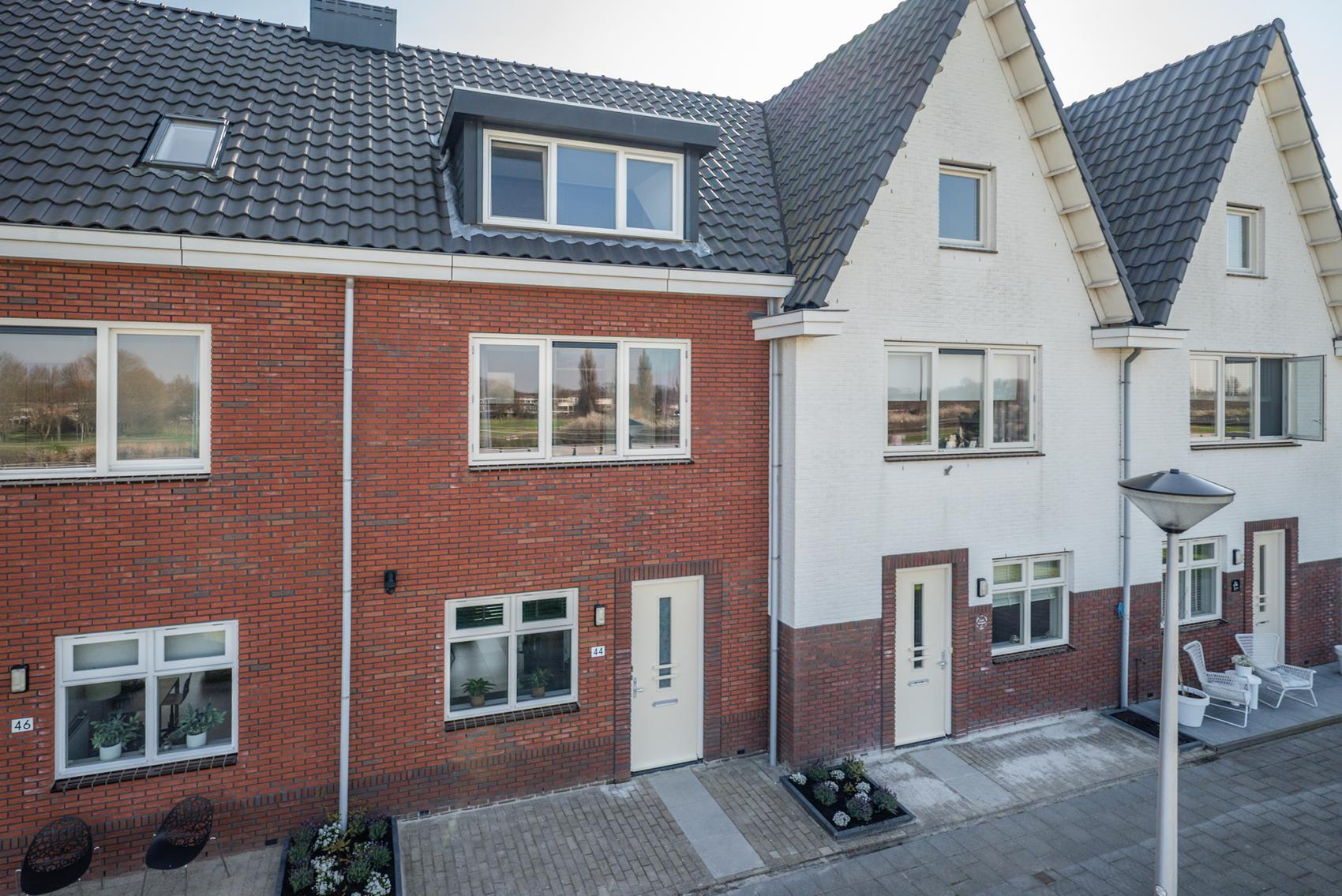 Huis Ad van der Steurzoom 44 in Bergschenhoek