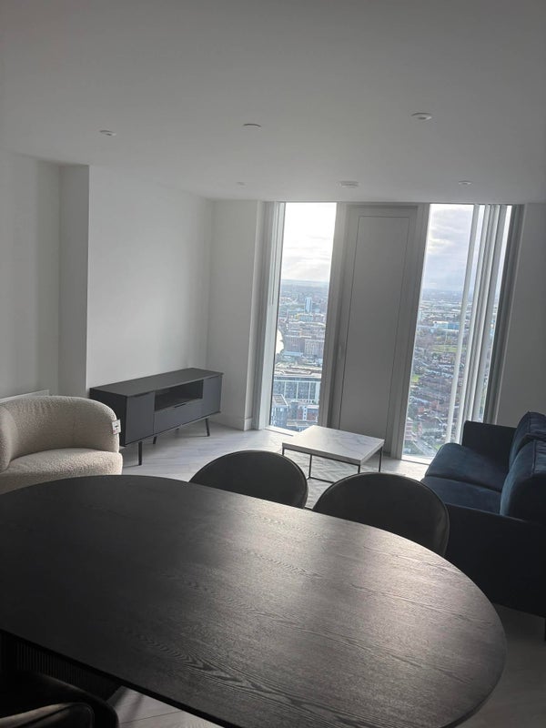 Room Dearmans Place in Salford