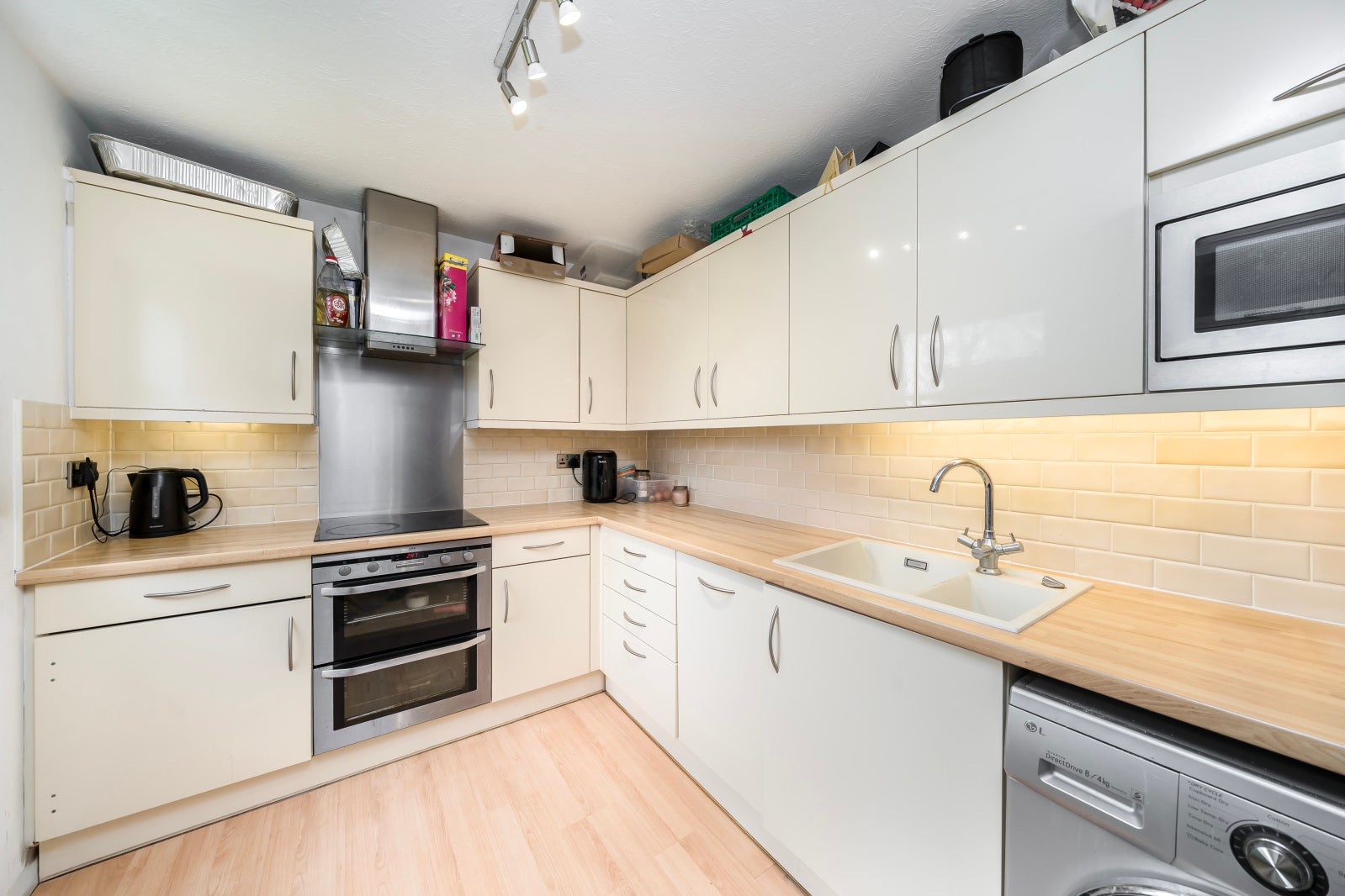 Flat Marlowe Gardens in Greater London