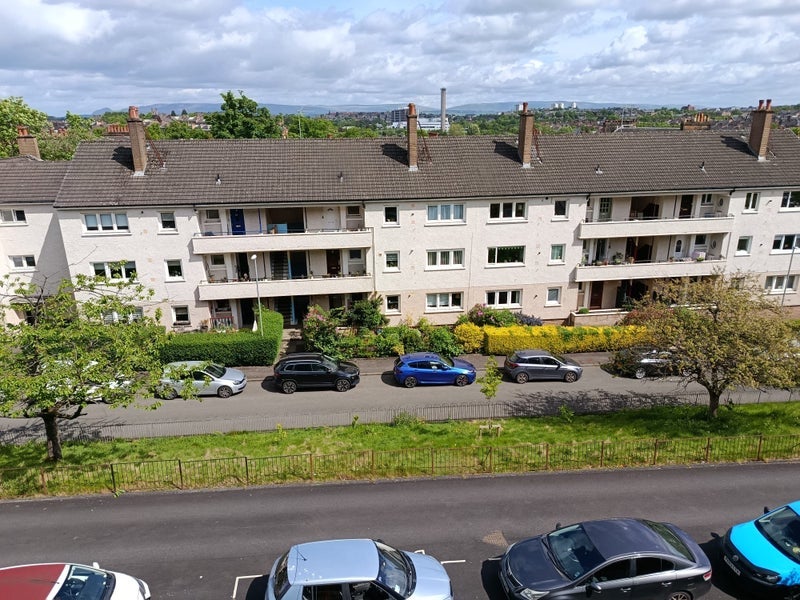 Room Thornwood Place in Glasgow