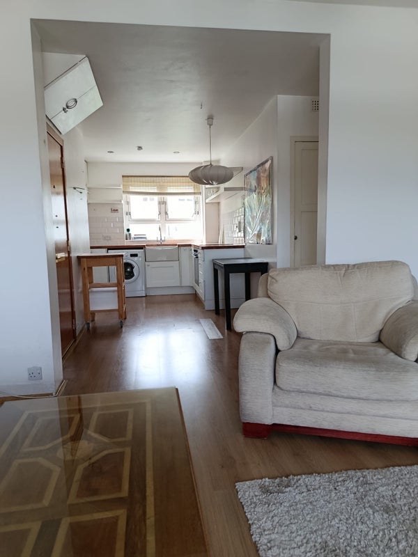 Room Thornwood Place in Glasgow