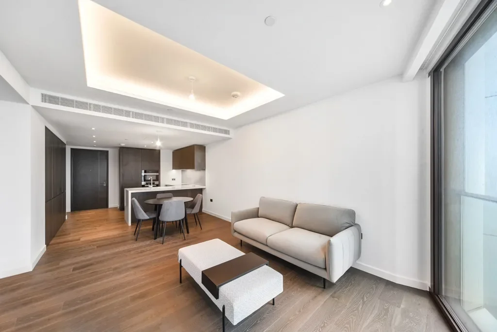 Flat Carnation Way in Greater London