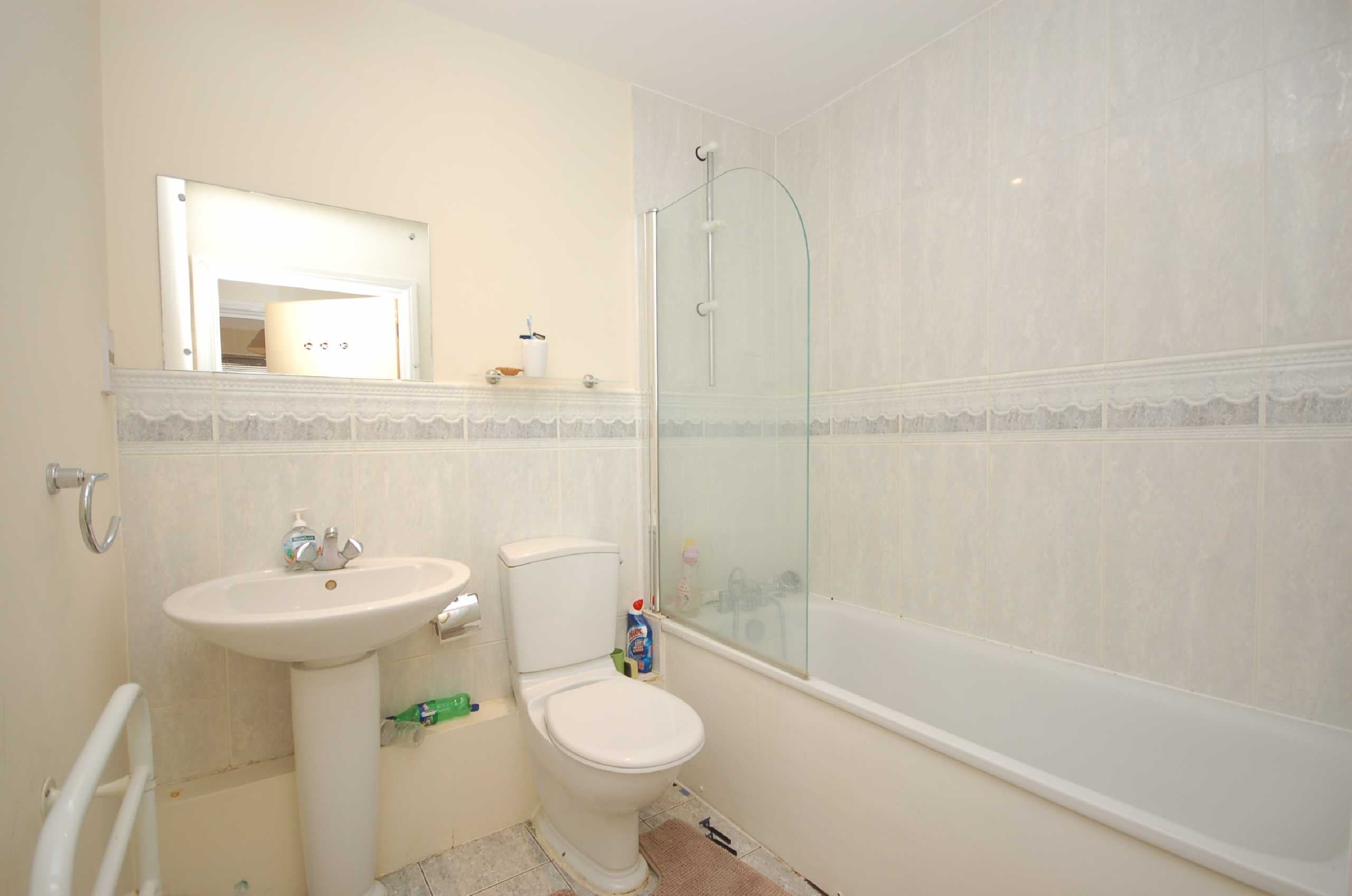 Flat Three Oak Lane in Greater London