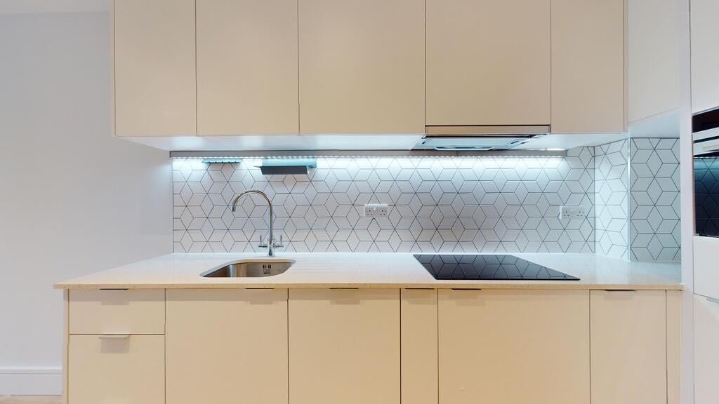 Flat Beverley Way in Greater London