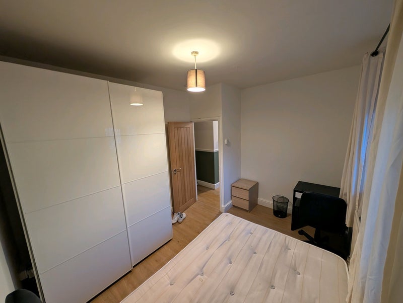 Room Lambeth Road in Greater London