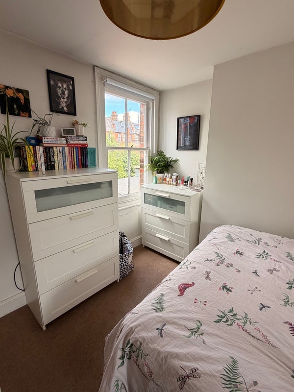Room Harberton Road in Greater London