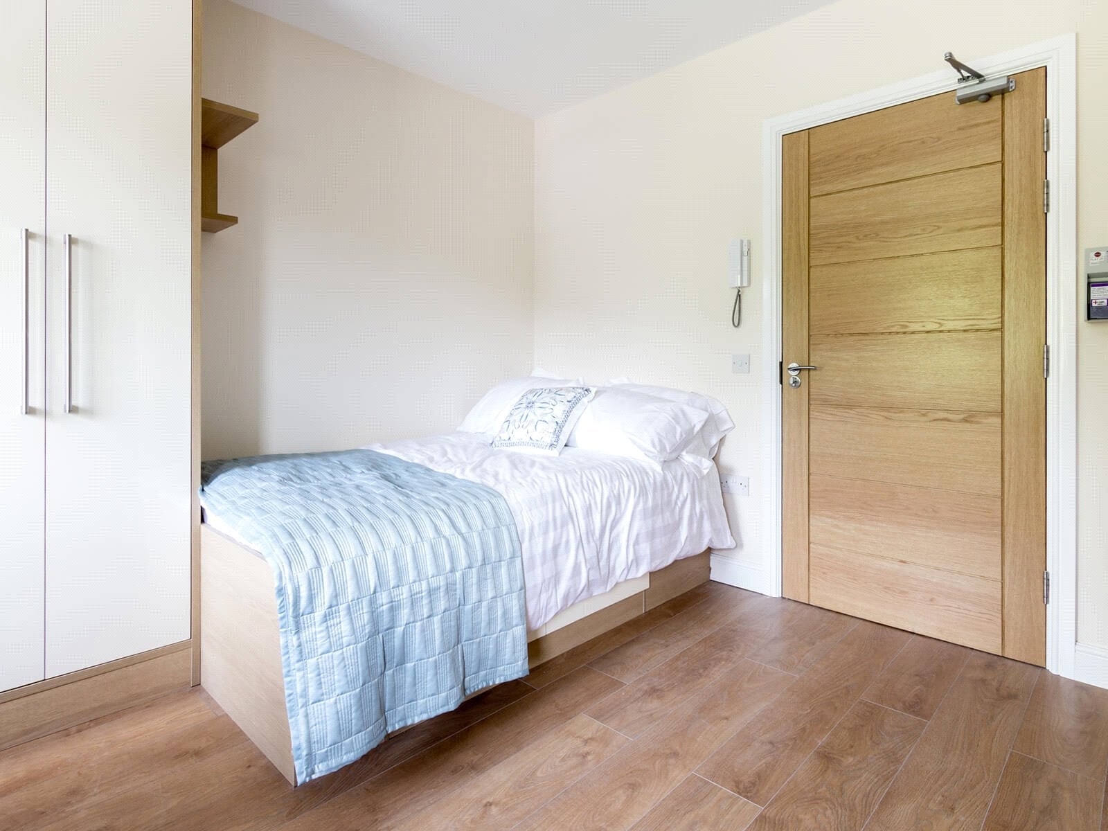 Flat Lofthouse Place in Leeds