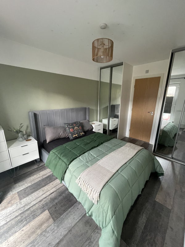 Room Hatton Gardens in Salford