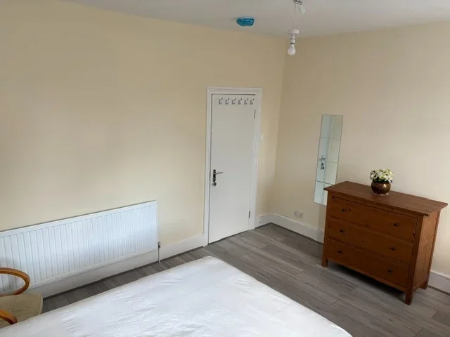 Room Buxton Road in Greater London