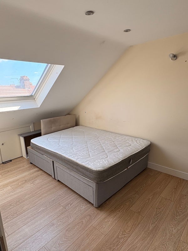 Room Broadway Gardens in Greater London