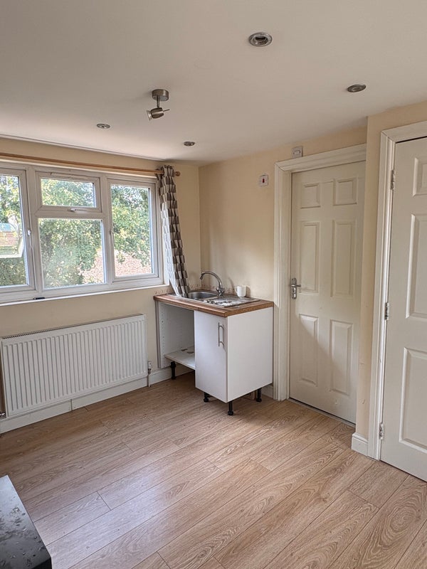 Room Broadway Gardens in Greater London