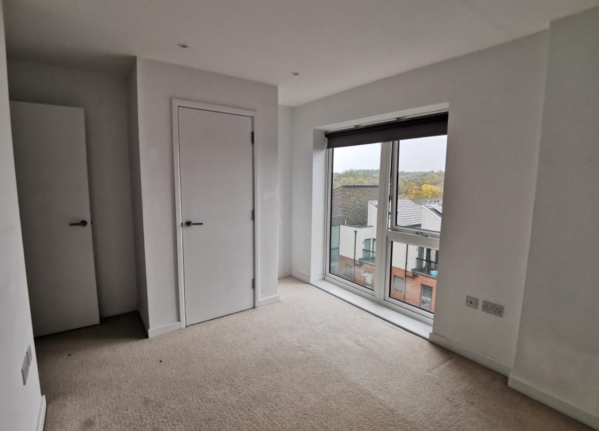 Flat Okemore Gardens in Greater London