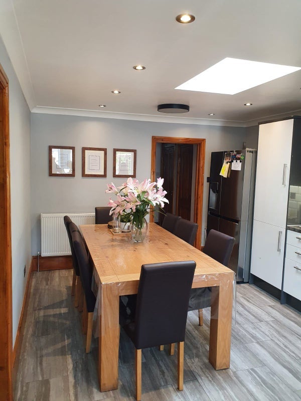 Room Meanley Road in Greater London