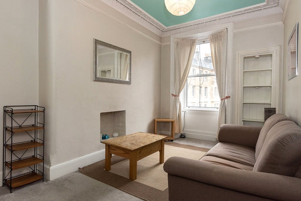 Flat Harrison Gardens in City of Edinburgh