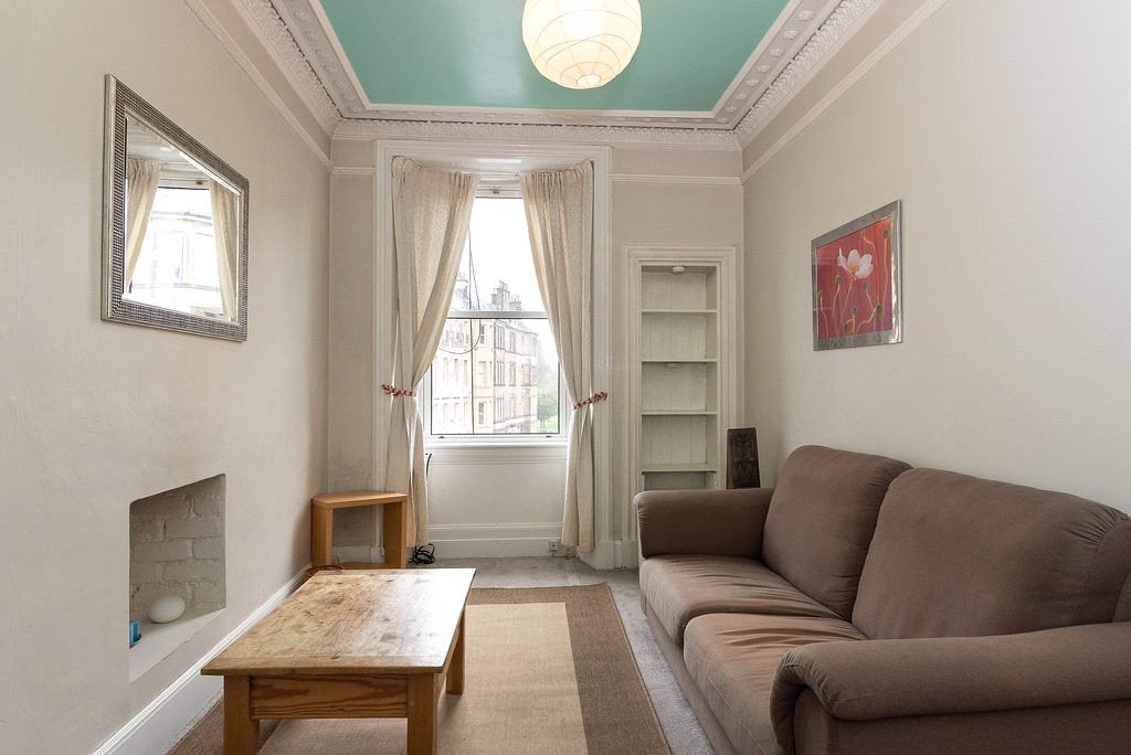 Flat Harrison Gardens in City of Edinburgh