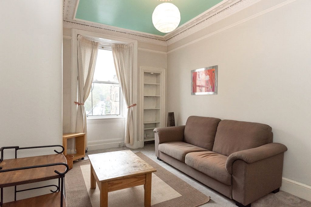 Flat Harrison Gardens in City of Edinburgh