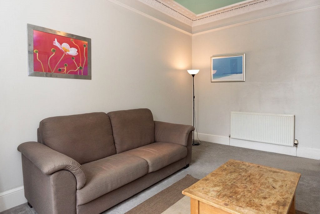 Flat Harrison Gardens in City of Edinburgh