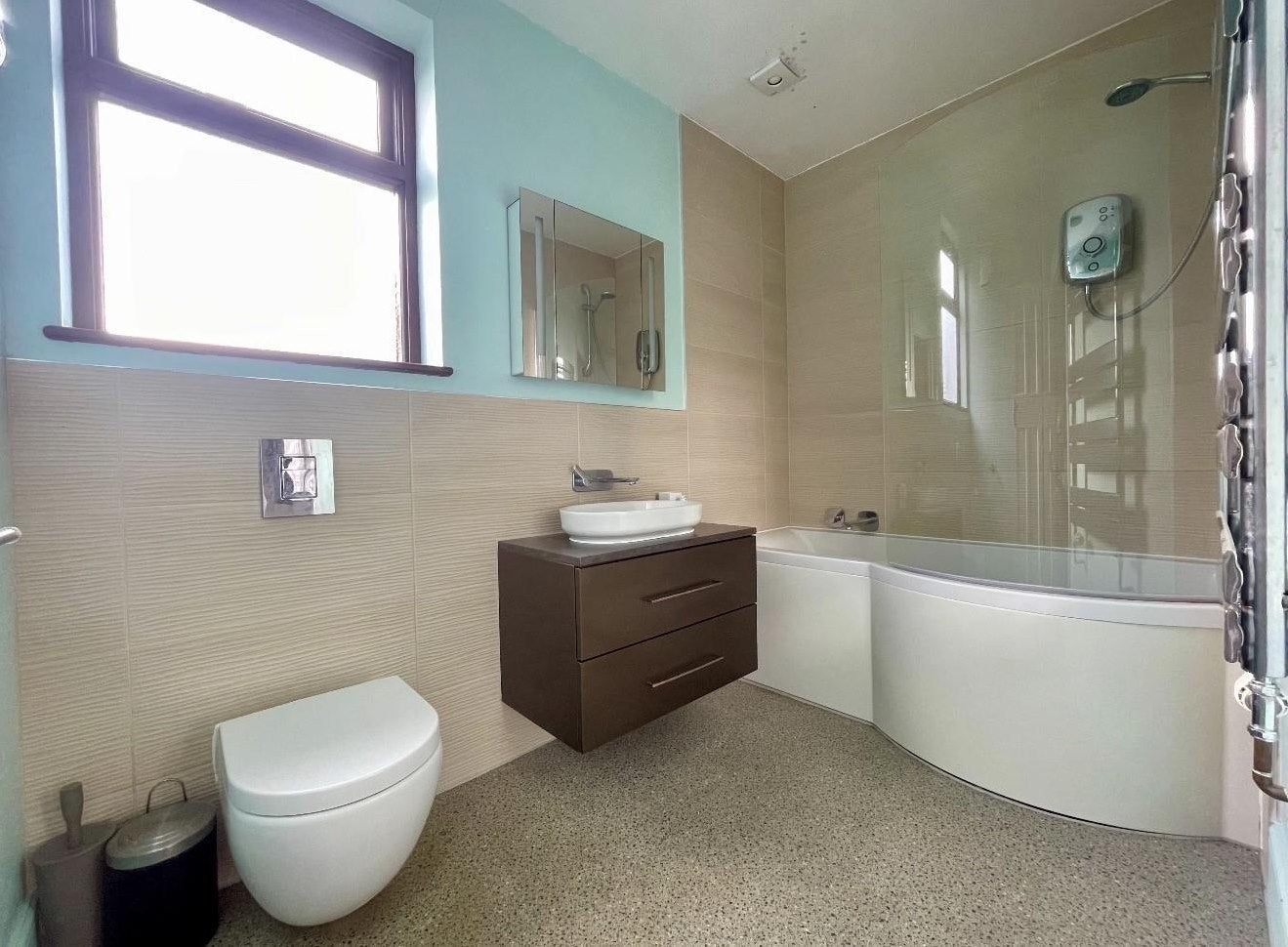 Room Longbridge Road in Greater London