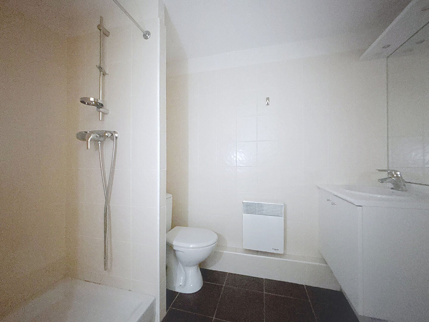 Appartement D 11 à Nuret-le-Ferron