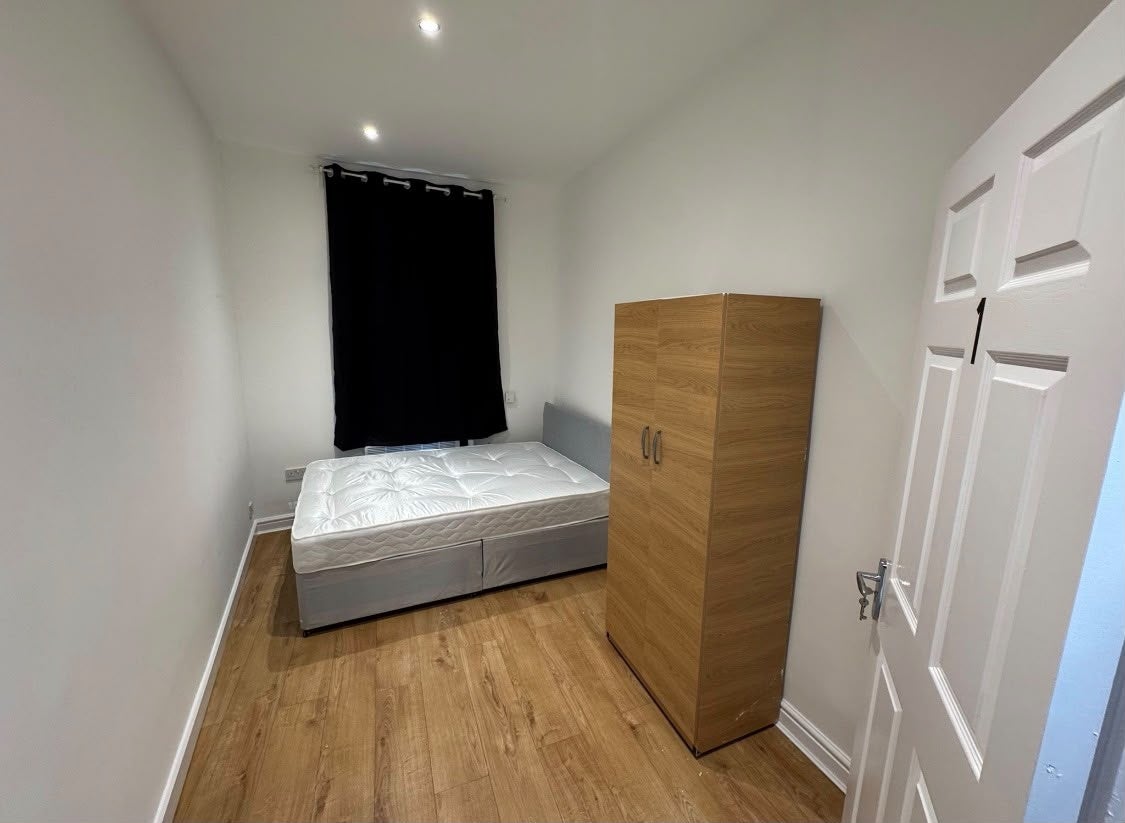 Room Peckham High Street in Greater London