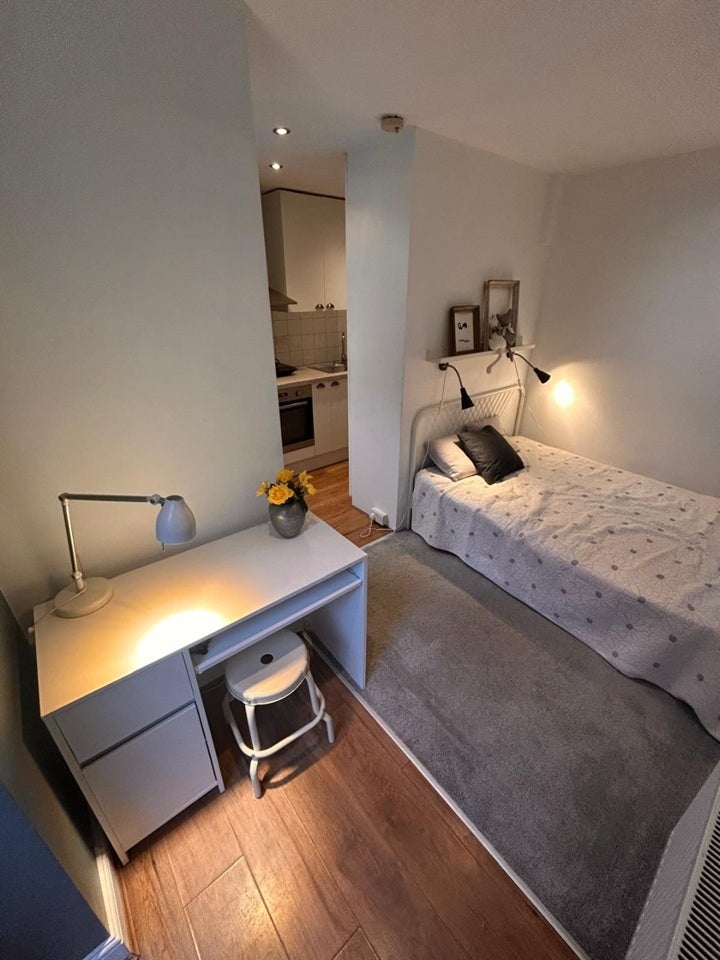 Flat Salcombe Gardens in Greater London