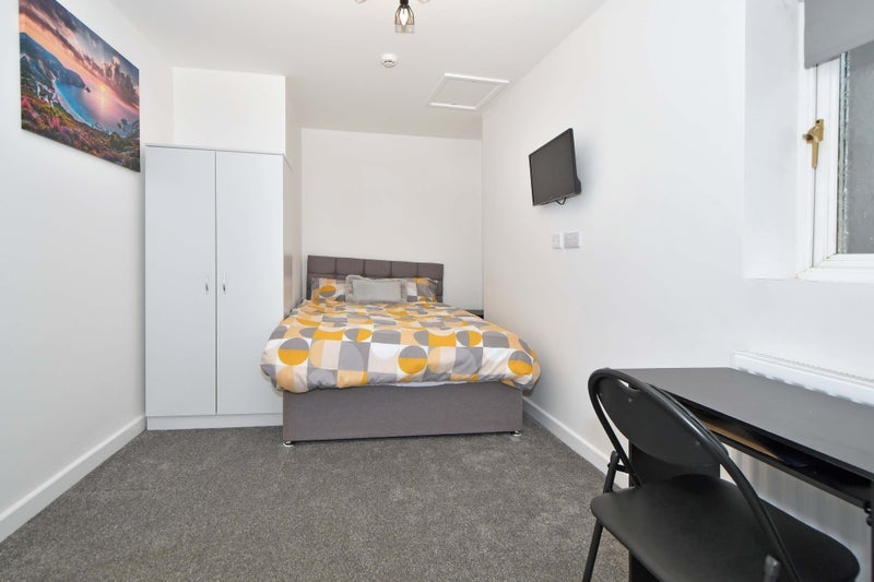 Room London Road in Stoke-on-Trent