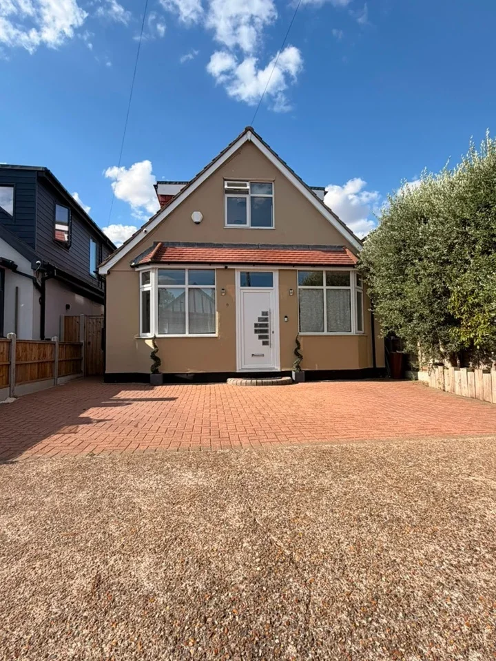 House Helen Road in Greater London