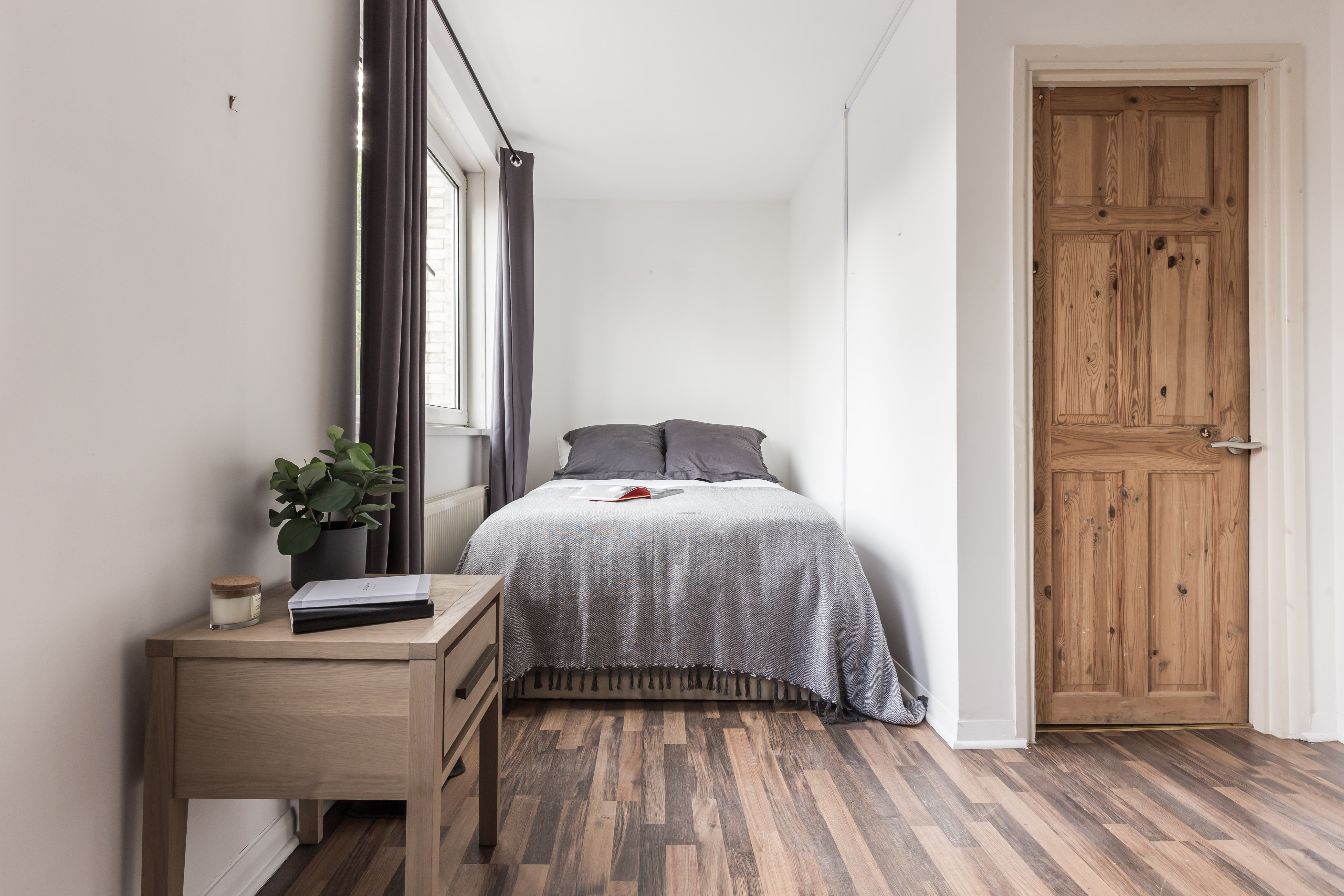 Flat Stebondale Street in Greater London