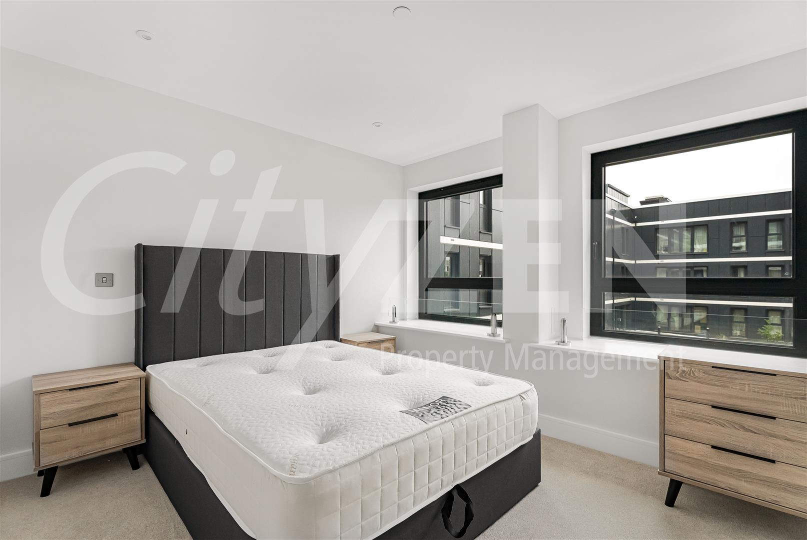 Flat Cockfosters Road in Greater London