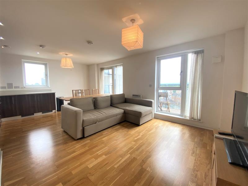 Flat Broadmead Road in Woking
