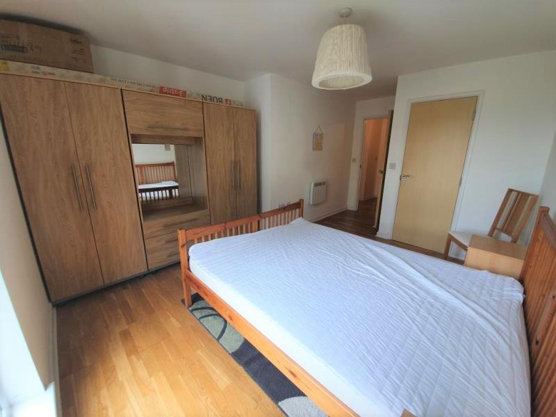 Flat Broadmead Road in Woking