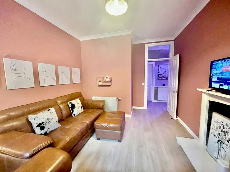 Flat Argyle Street in Paisley