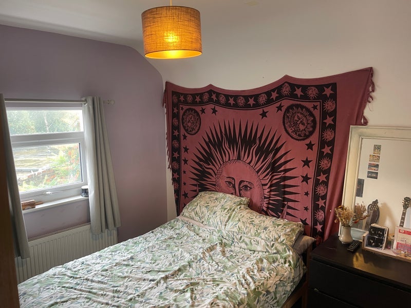 Room Rawden Place in Cardiff