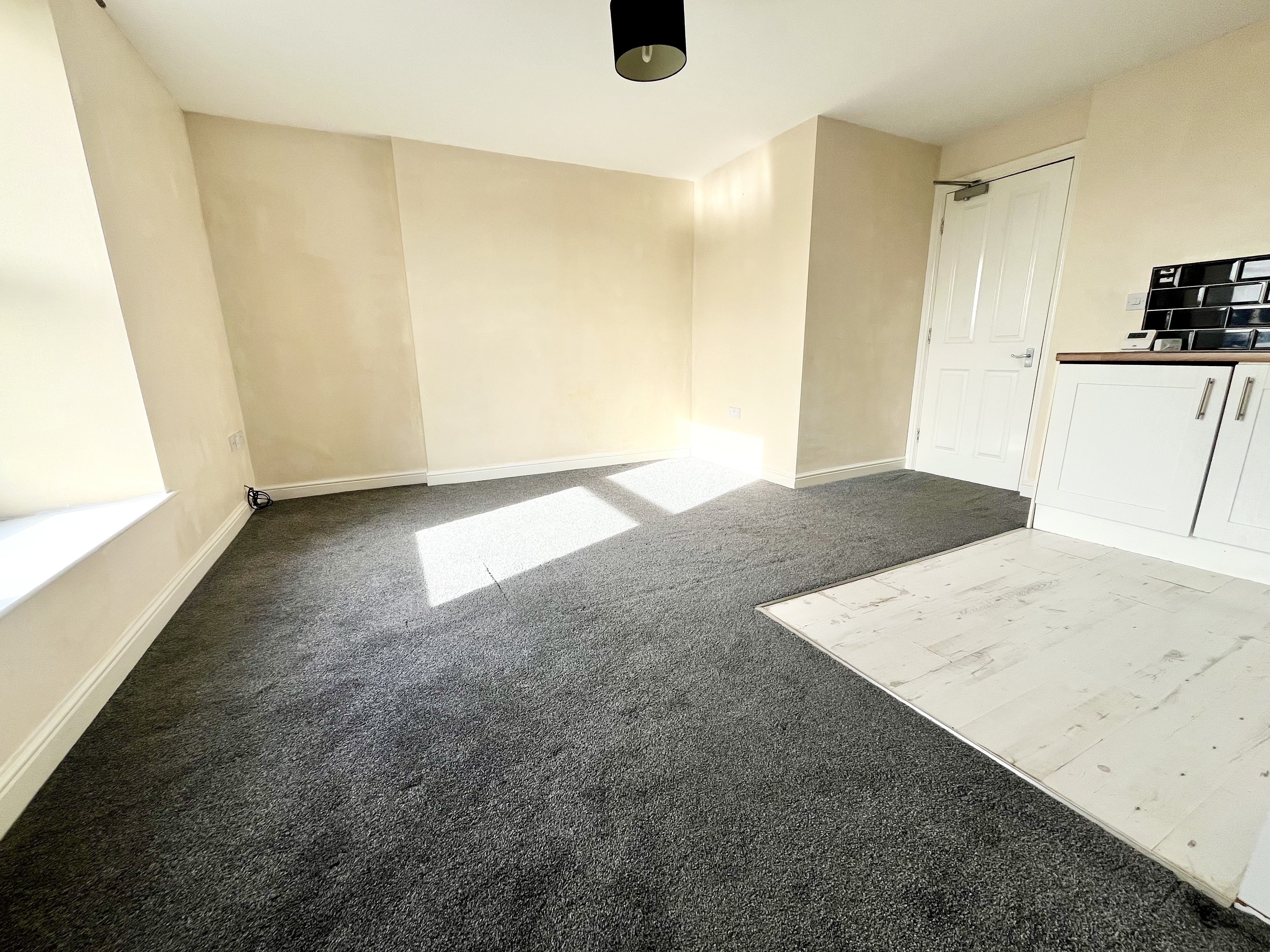 Flat Wellfield Mews in Kirklees