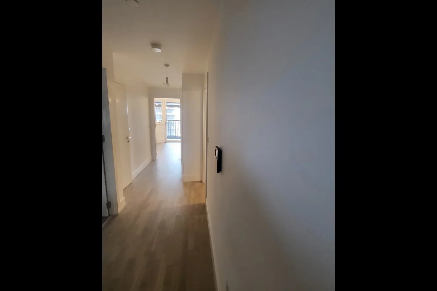 Room Healum Avenue in Greater London