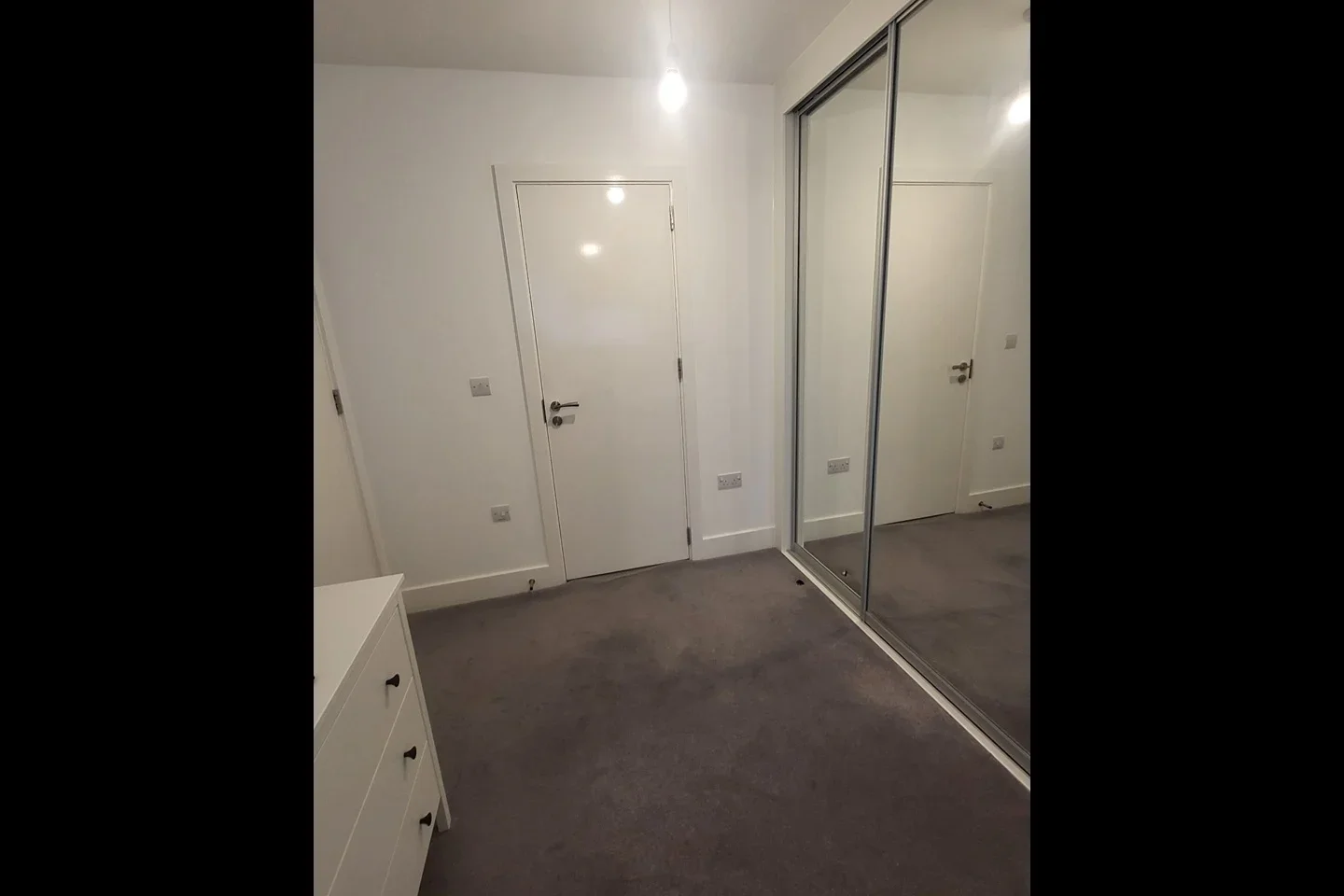 Room Healum Avenue in Greater London