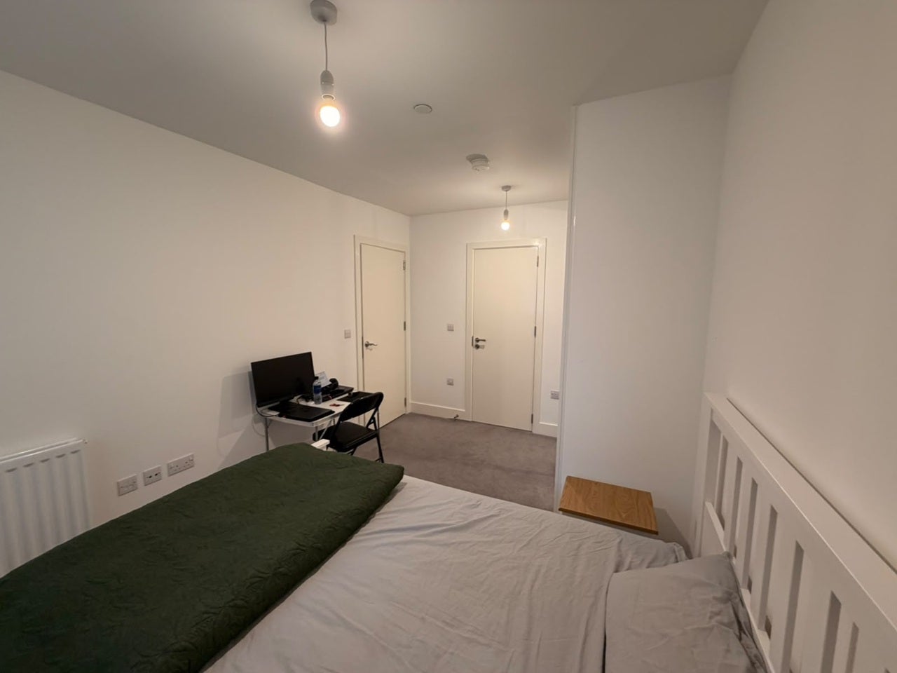 Room Healum Avenue in Greater London