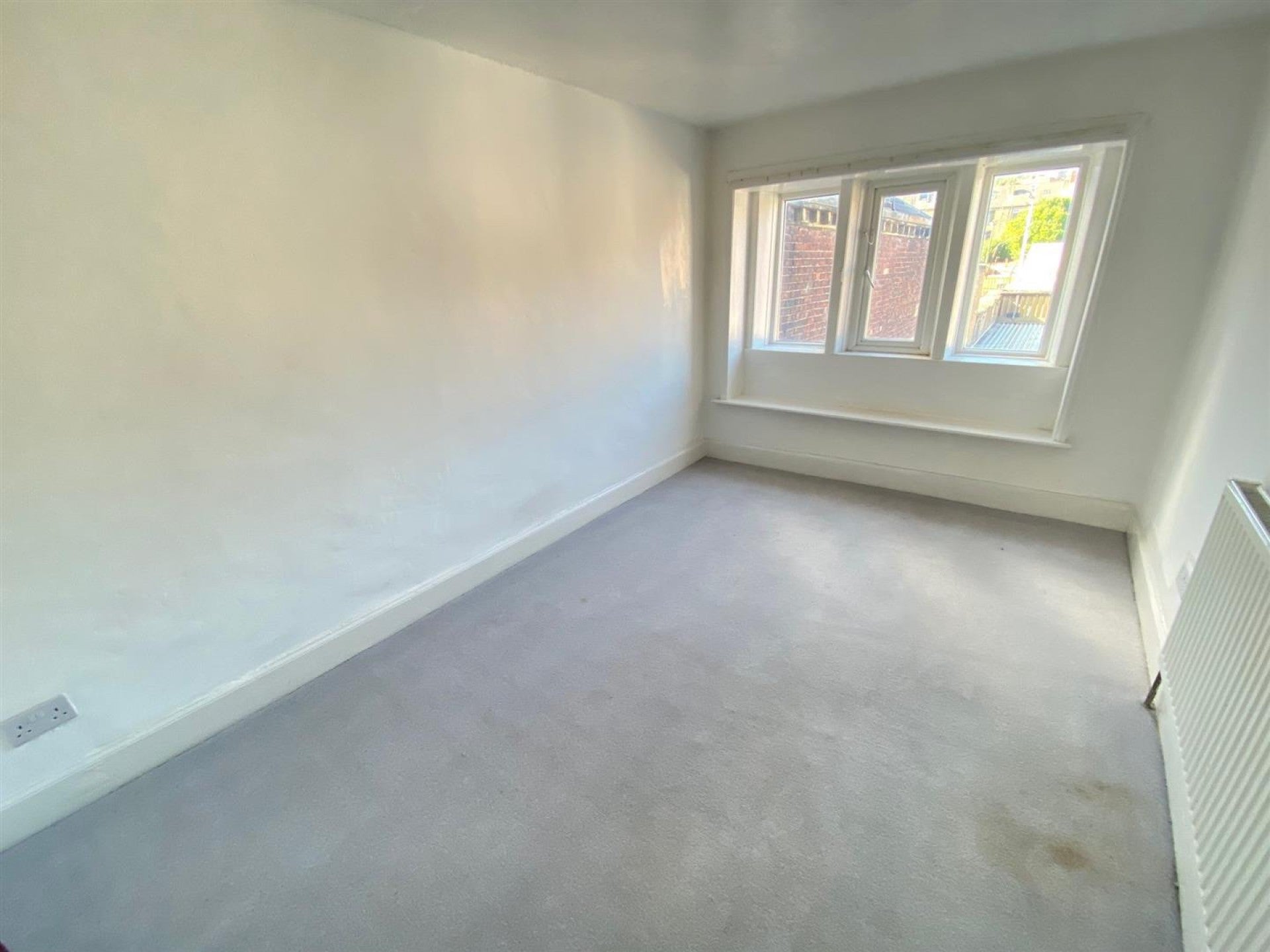 Flat Lockwood Road in Kirklees